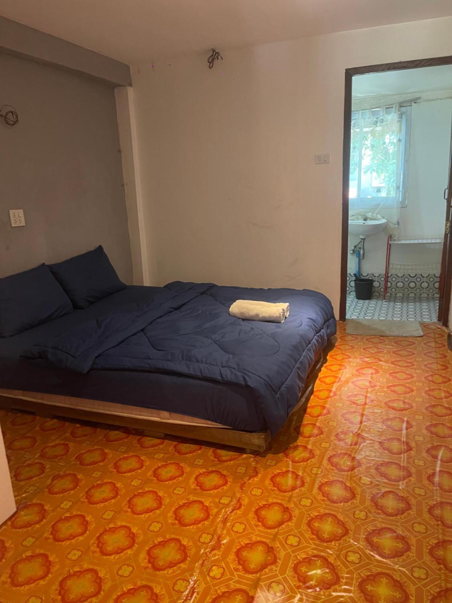 Outland Hostel 방 비엥 외부 사진