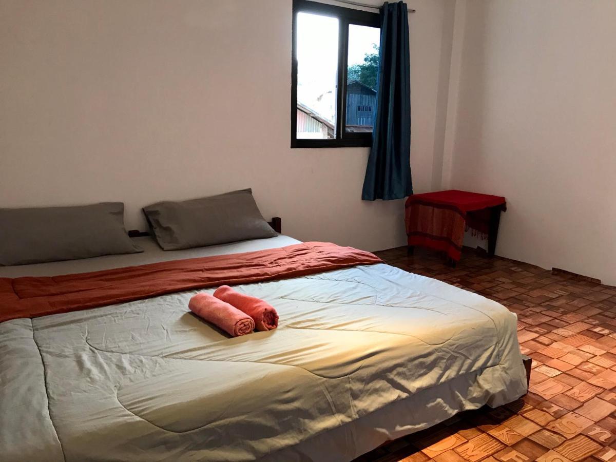 Outland Hostel 방 비엥 외부 사진